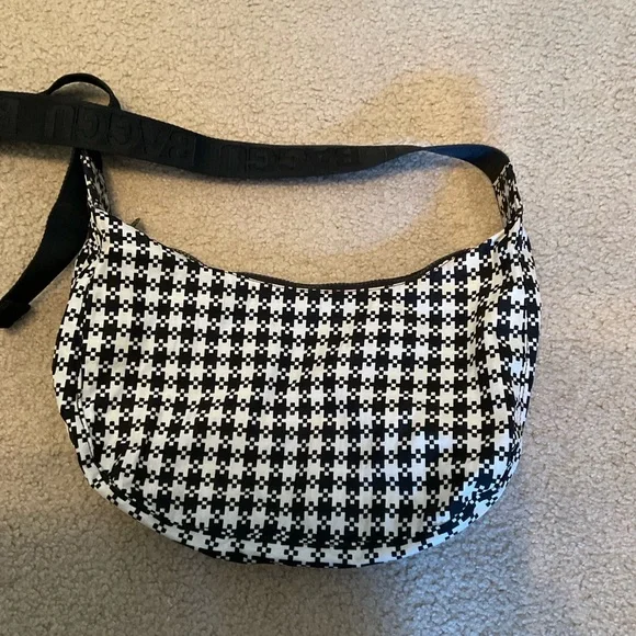 BAGGU   Medium Crescent Bag - Picture 2 of 3